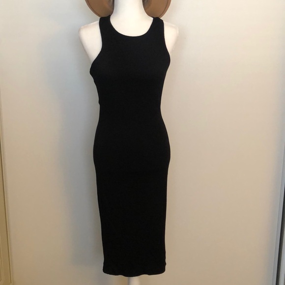 Dresses & Skirts - Black sleeveless midi dress